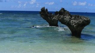 沖縄・古宇利島のハート岩を見に行こう！