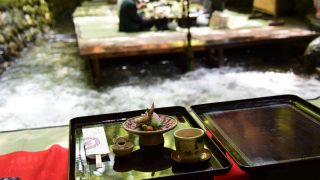 夏から初秋の京都旅に！鞍馬山と貴船の川床料理