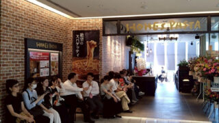 創業1986年。東京渋谷発祥の行列の絶えない元祖・病みつきスープスパゲッティ『HOME’S PASTA』が関西初進出となる「ホームズパスタトラットリア梅田阪急グランドビル店」を7月23日オープン。